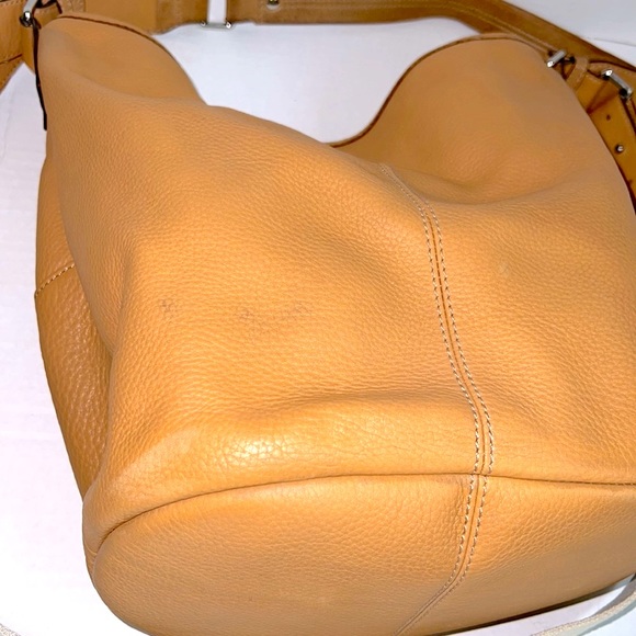 Tommy Hilfiger genuine leather handbag - Picture 11 of 13